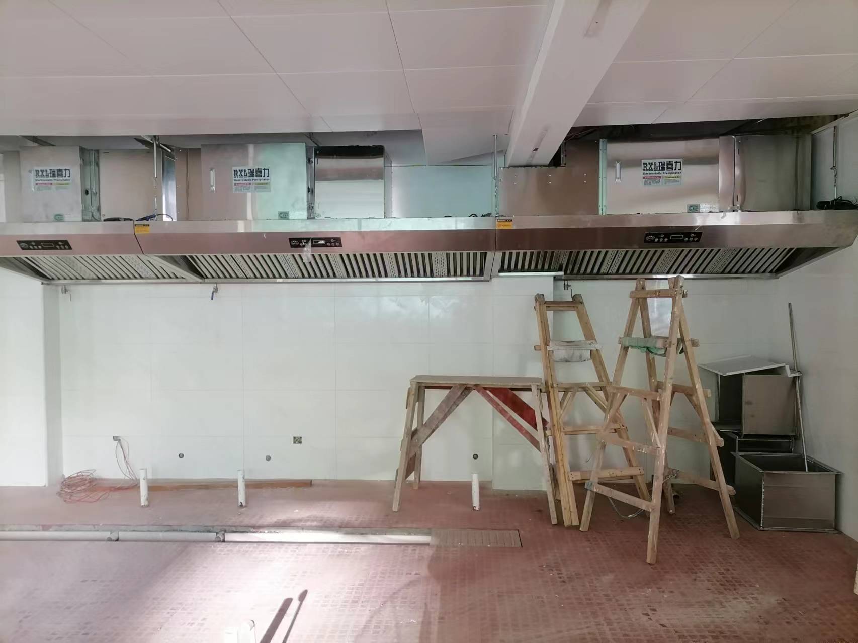 静电式油烟净化器是餐饮店新的选择，其净化原理是怎么样的？